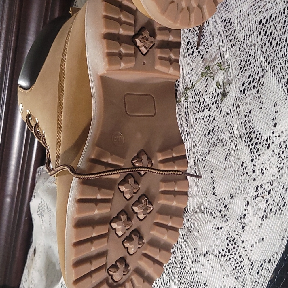 Work boots - Picture 4 of 4